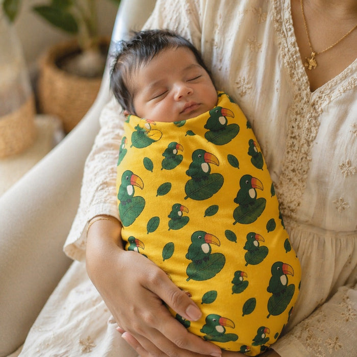 Mimi Swaddle Wrap | Toucan & Leaf | Tropicale | Bamboo-Muslin, 3× Softer, 120×120cm | 0-6M