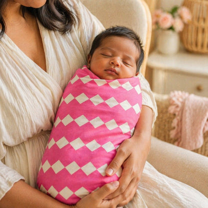 Mimi Swaddle Wrap | Zigzag | Geo Play | Bamboo-Muslin, 3× Softer, 120×120cm | 0-6M